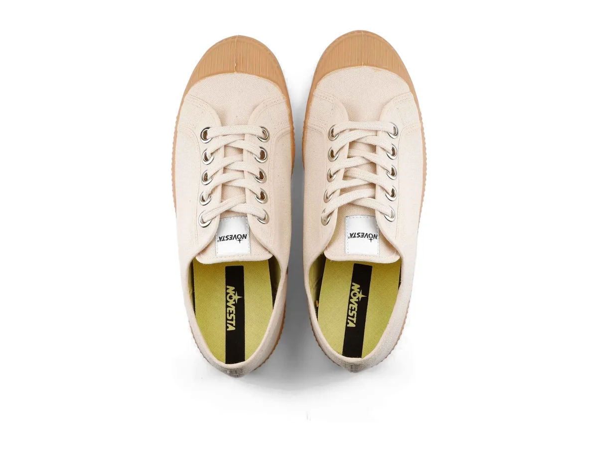 Top view of a pair of NOVESTA Star Master 99 Beige sneakers